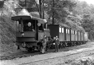 Tren obrero en la estación de Sestao. Foto, Lawrence G. Marshall